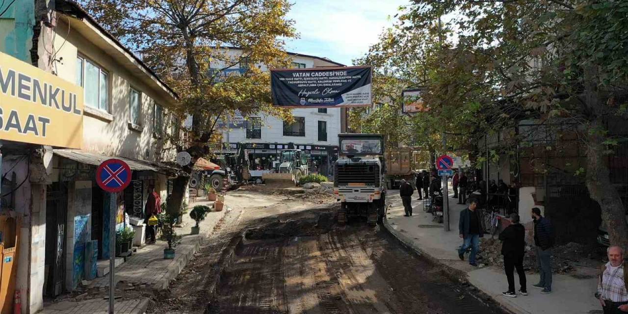 40 Yıllık Altyapısı Yenilenen Vatan Caddesi’nde Asfalt Hazırlığı Başladı