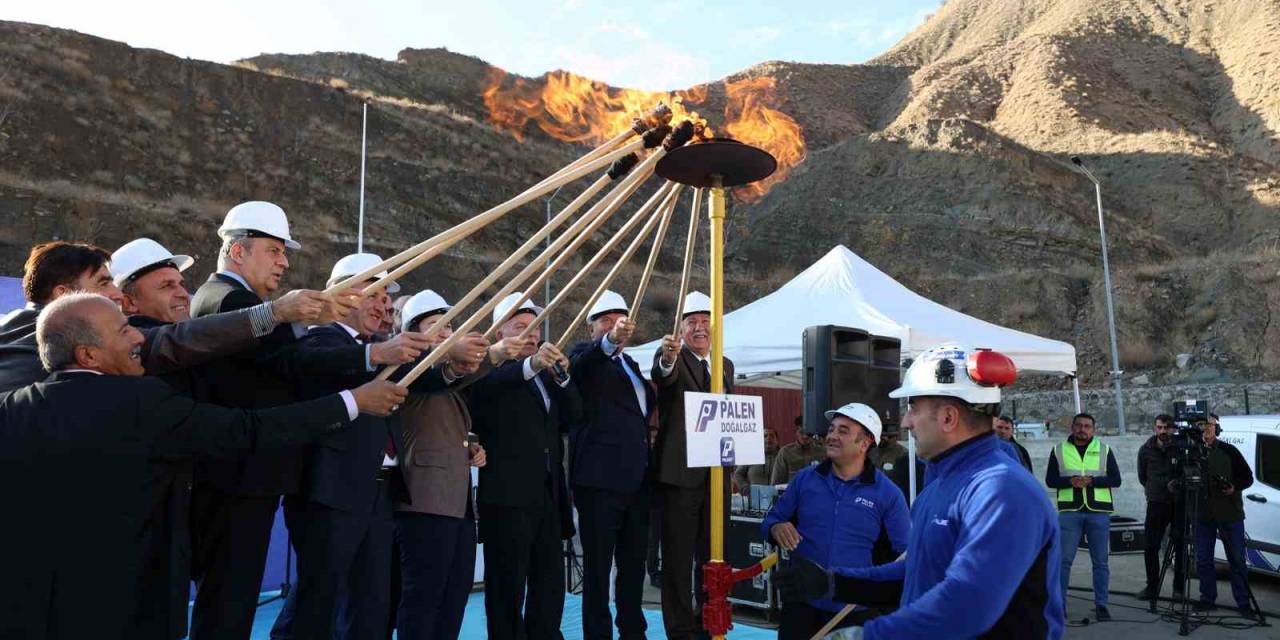 Başkan Sekmen: “Uzundere İlçemiz De Doğalgaza Kavuştu”