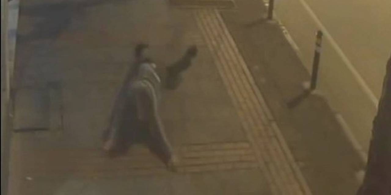 Yolda Gördükleri Adamı Böyle Gasp Ettiler  Polis O Şüphelilerin Peşini Bırakmadı
