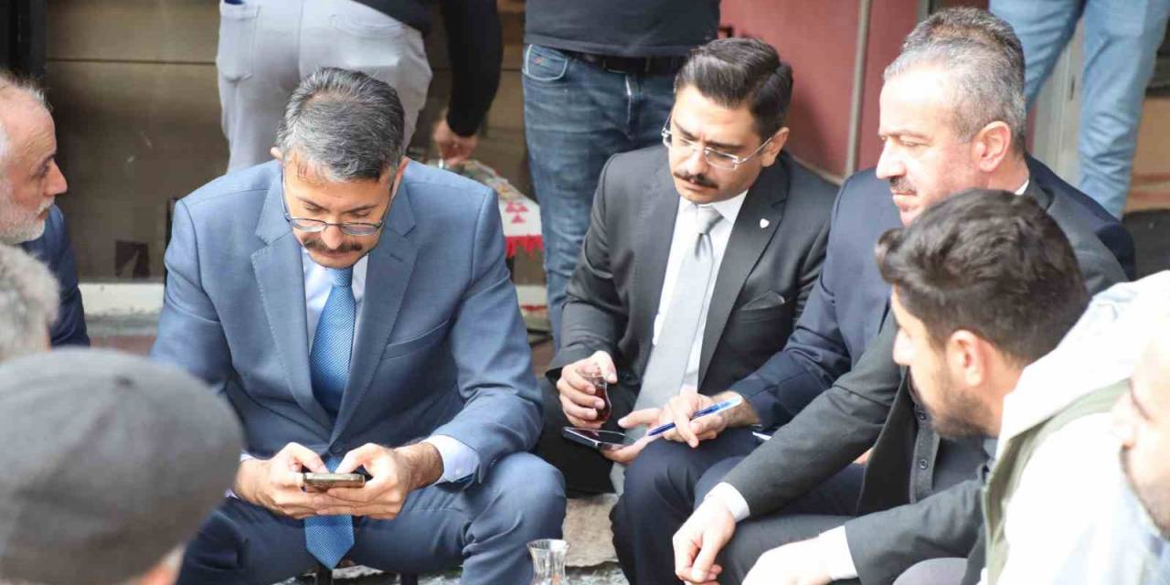 Vali Çelik Vatandaşlarla Çay İçti