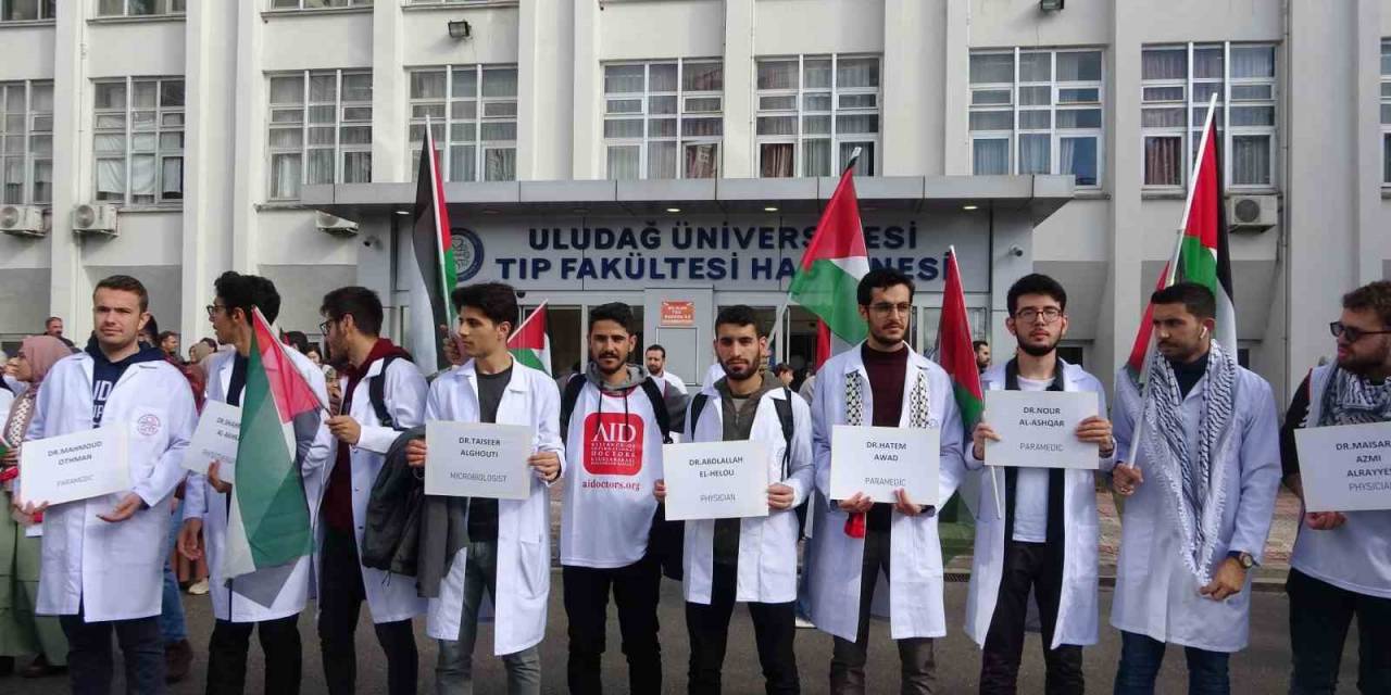 Doktorlar Ve Tıp Öğrencileri Gazze’deki Hastane Katliamına İsyan Etti