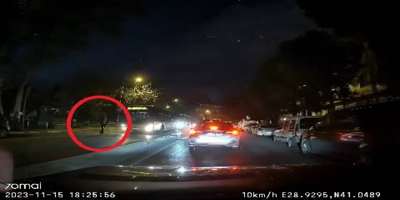Yolun Karşısına Geçmek İsteyen Yayaya Motosiklet Çarptı