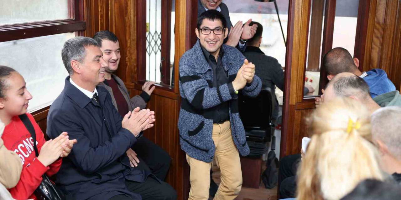 Gölbaşı’nda Uyum Öğrencileri Nostaljik Tramvayla İlçeyi Turladı