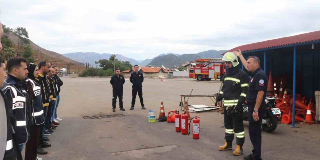 Marmaris’te İtfaiyeden Polise Yangın Eğitimi