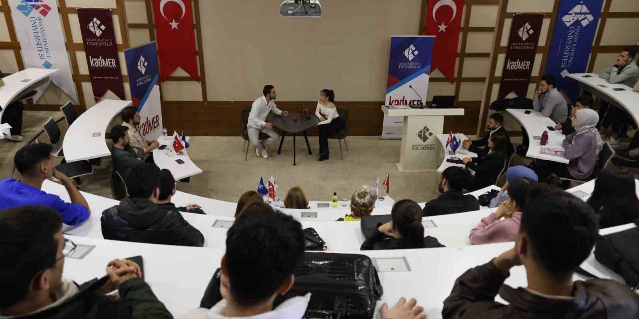 Hkü’de ’kadına Yönelik Şiddetle Mücadele Günü’ İçin Tiyatro Oyunu Sergilendi