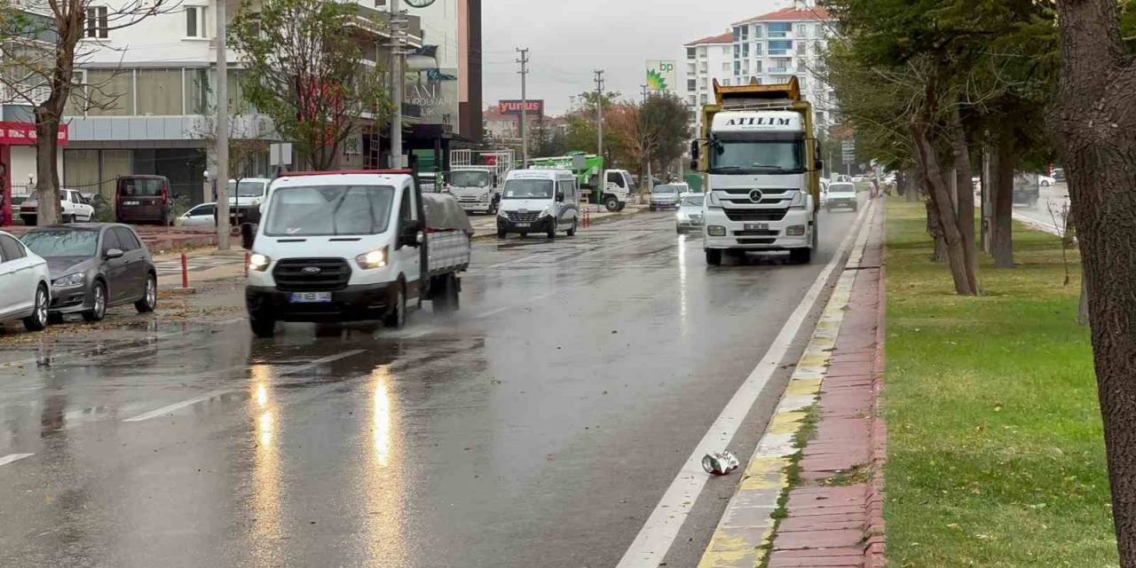 Aksaray’da Rüzgar Yağmurla Birlikte Etkisini Artırdı