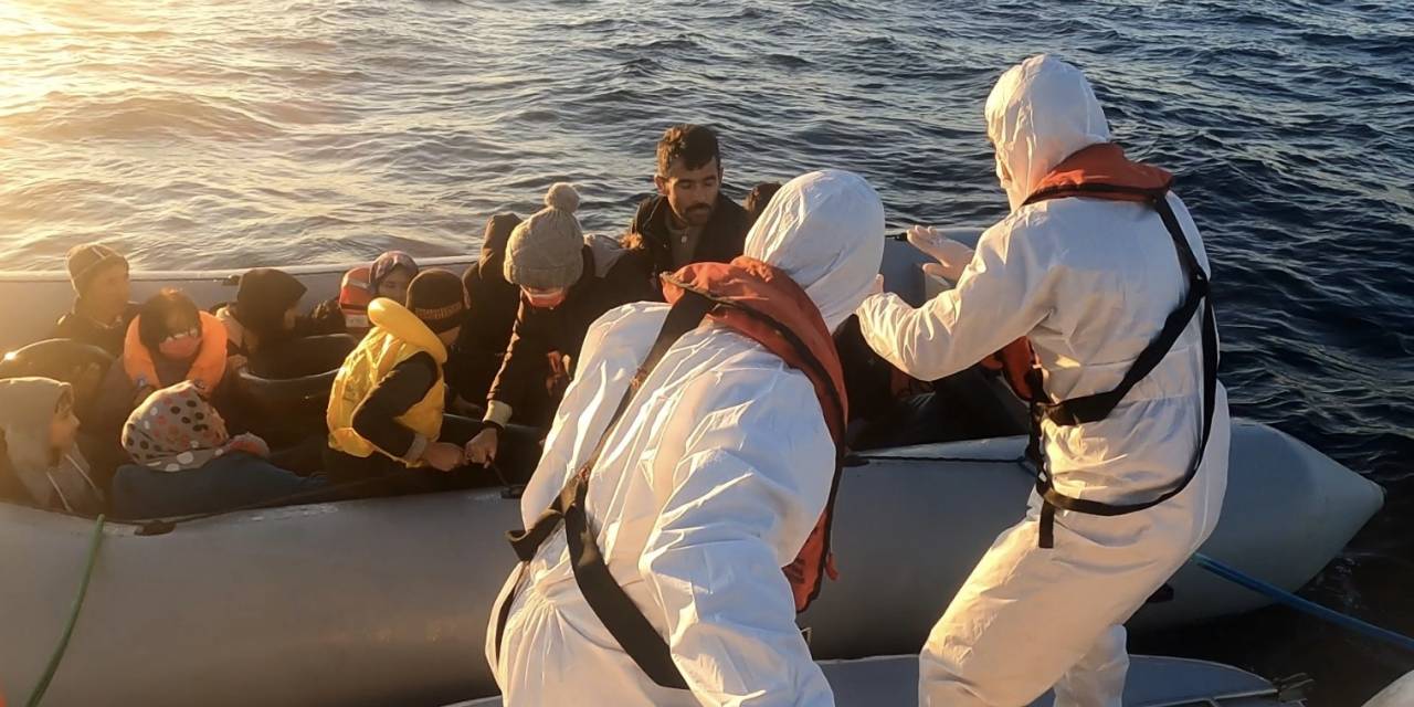 Çanakkale’de 49 Kaçak Göçmen Yakalandı, 23 Kaçak Göçmen Kurtarıldı
