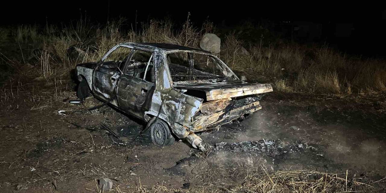 Siverek’te Kaza Yapan Otomobiller Alev Topuna Döndü: 1 Yaralı