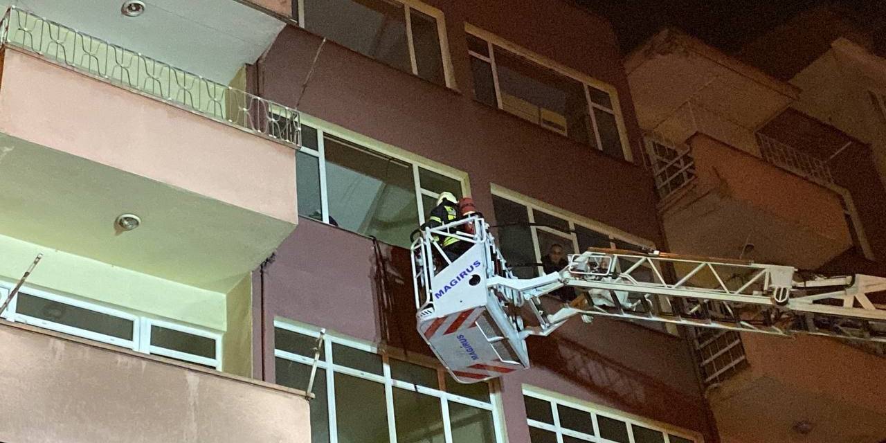 Apartmanın 3. Katındaki Yangın Ekipler Tarafından Söndürüldü