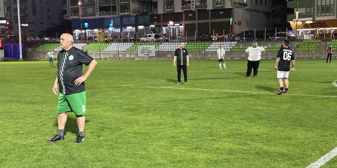 Efsanelerin Yeşil Sahada Ter Döktü