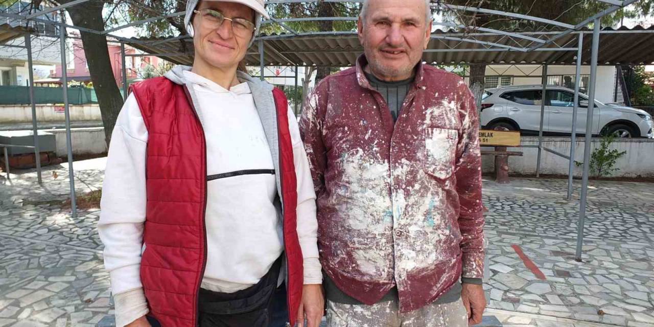 Balıkesir’de Yalçın Çifti Minare Tamiri İle Ekmeğini Kazanıyor