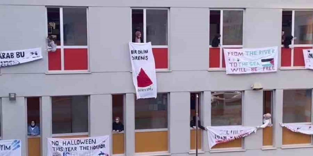 Pendik’te Liseli Öğrenciler İsrail’in Katliamına Karşı Birlik Olup Ezgi Söyledi
