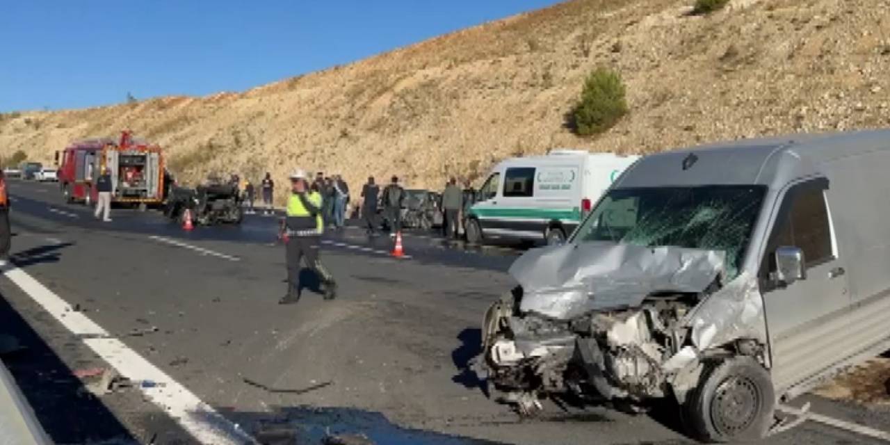 Gaziantep’te 3 Aracın Karıştığı Zincirleme Kaza: 1 Ölü, 6 Yaralı