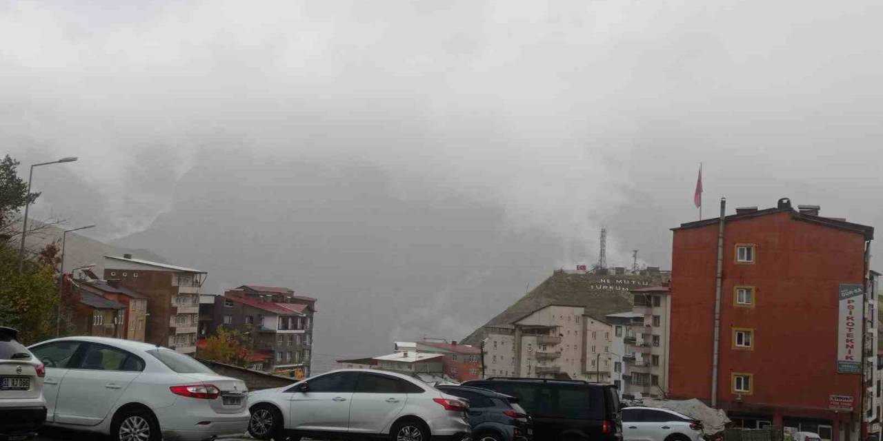 Hakkari’de Yağmur Yüksek Kesimlerde Kar Etkili Oluyor