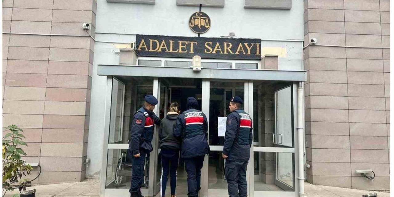 71 Dolandırıcılık Olayına Karışan Kadını Jandarma Yakaladı
