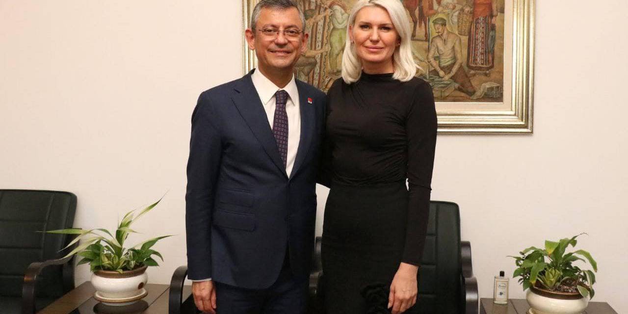 Belediye Başkan Vekili Subaşı, Chp Genel Başkanı Özel İle Bir Araya Geldi