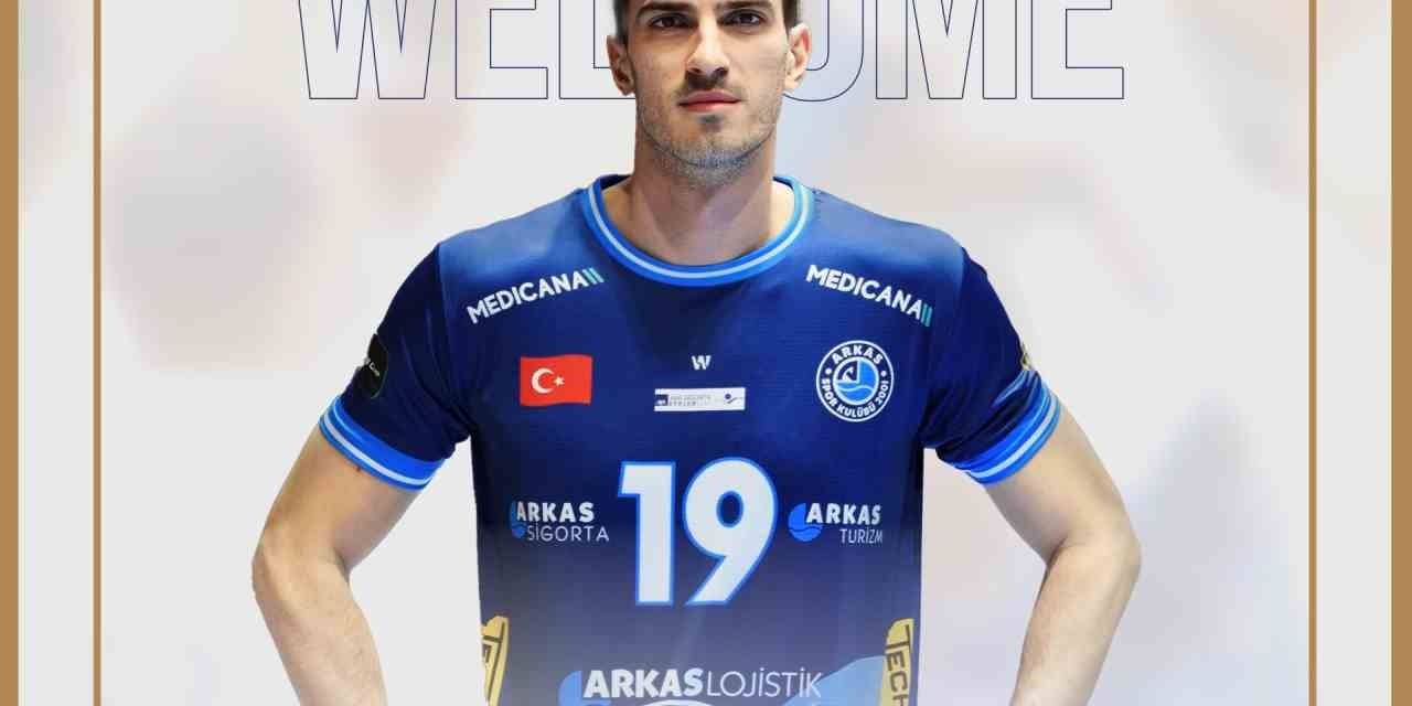 Bulgar Oyuncu Nikolay Kartev, Arkas Spor’da