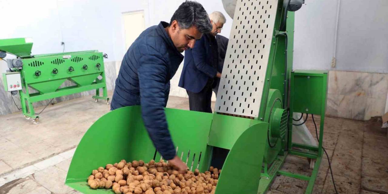 Muğla Büyükşehir’den Ceviz Üreticisine Ekipman Desteği