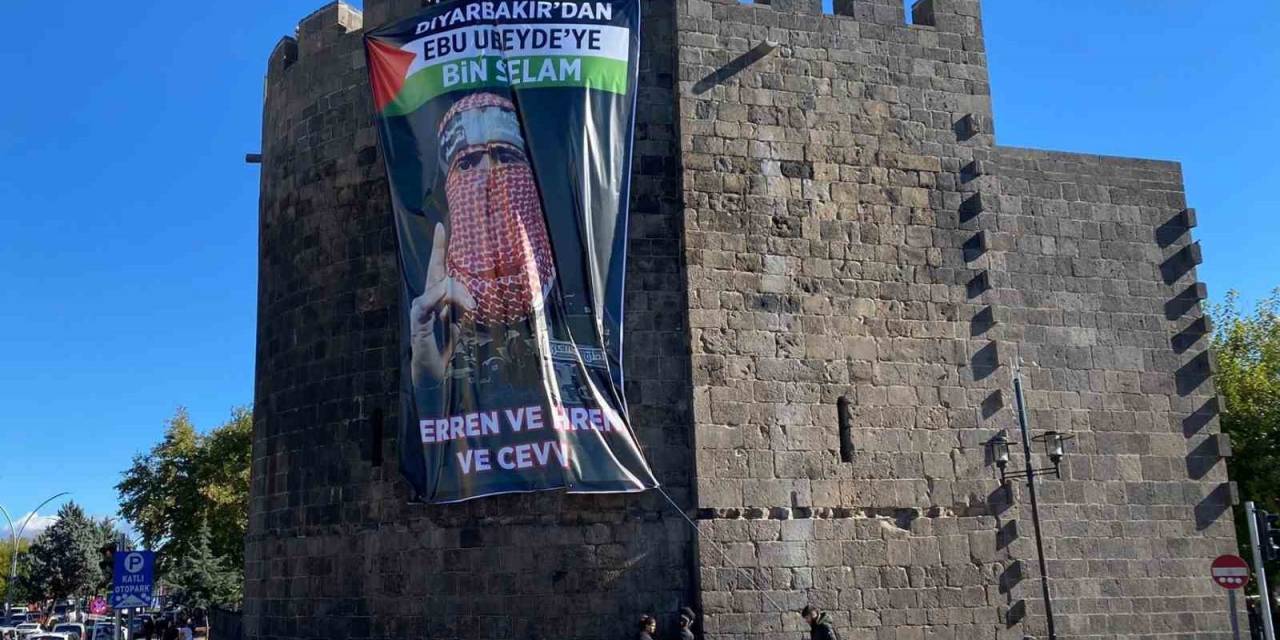Tarihi Diyarbakır Surlarına Ebu Ubeyde’nin Dev Posteri Asıldı