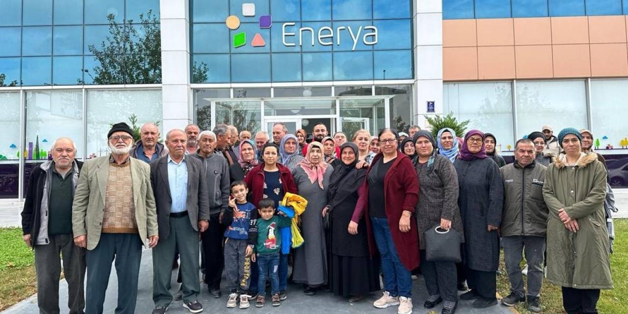 Doğalgaza Kavuşamayan Mahalleli Enerya Önünde Eylem Yaptı