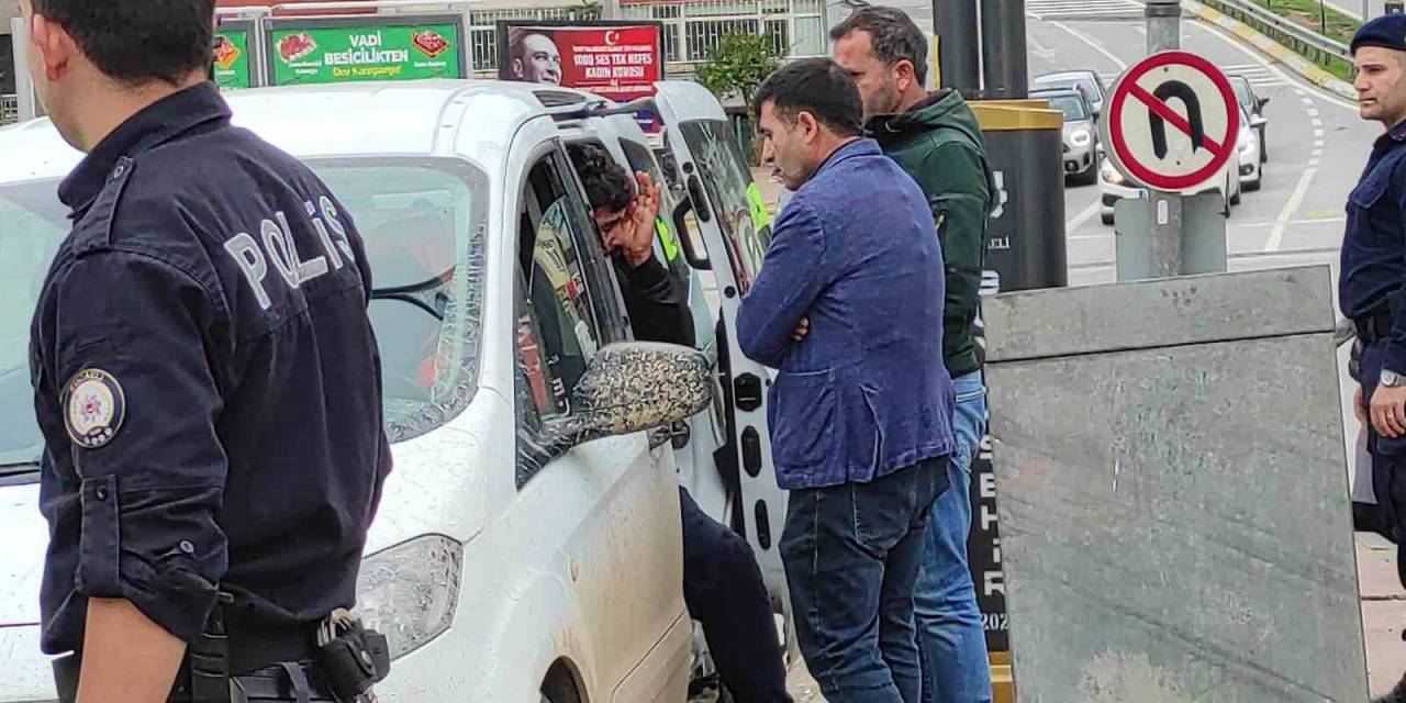 Her Yeri Kırmızı Görünce Çarptığı Yayanın Kanı Sandı, Sinir Krizi Geçirdi