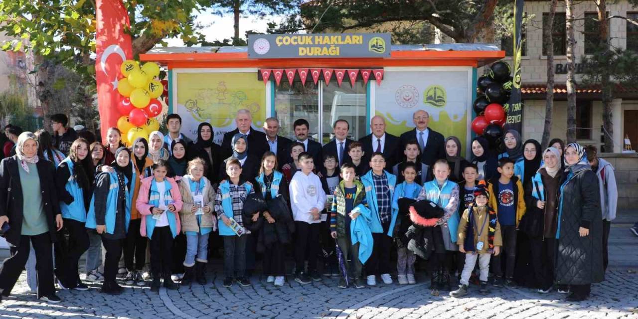 Bayburt’ta Çocuk Hakları Durağı Açıldı
