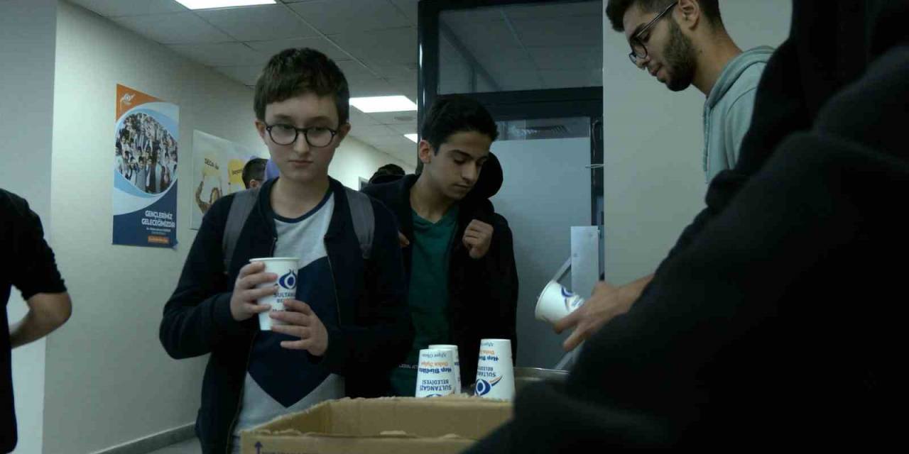 Sultangazi’de Öğrencilere Çorba İkramı