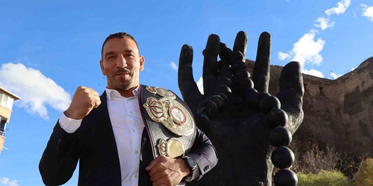 Oltu, Dünya Şampiyonu Fırat Arslan’ı Bağrına Bastı