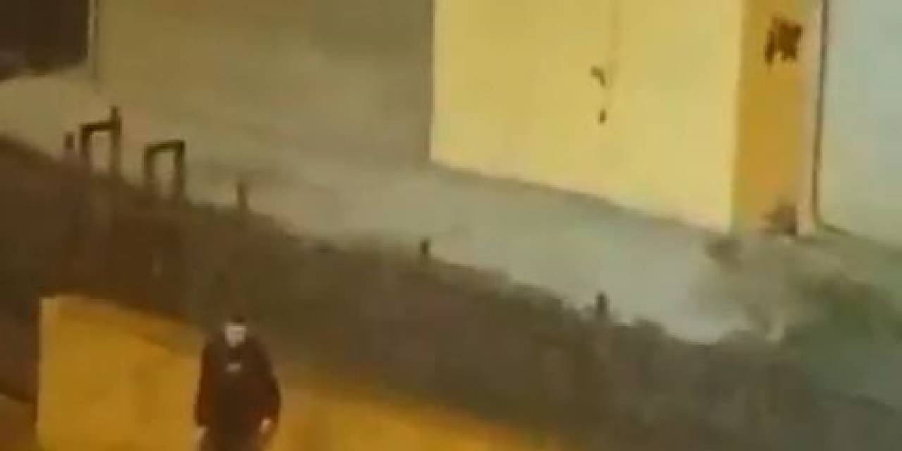 Esenler’de Bir Kadının Eski Erkek Arkadaşı İle Yaşadığı Korku Dolu Anlar Kamerada