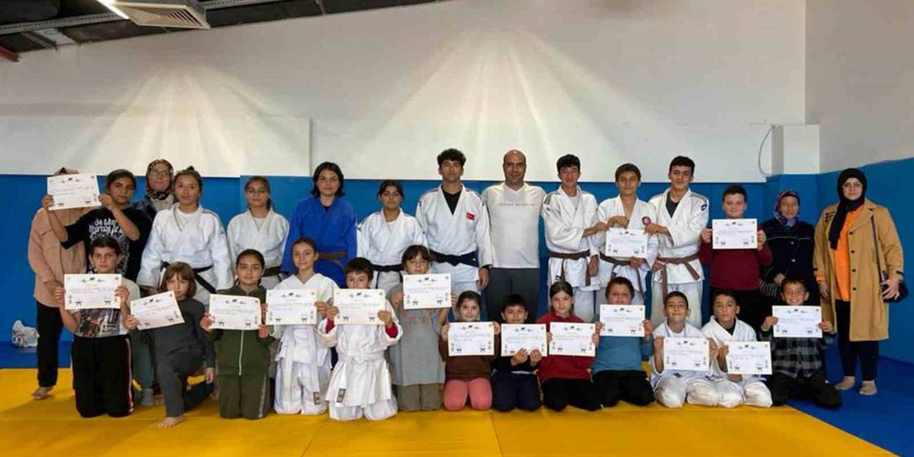 Karaman’da Genç Judocular Bir Üst Kuşağa Terfi Etti
