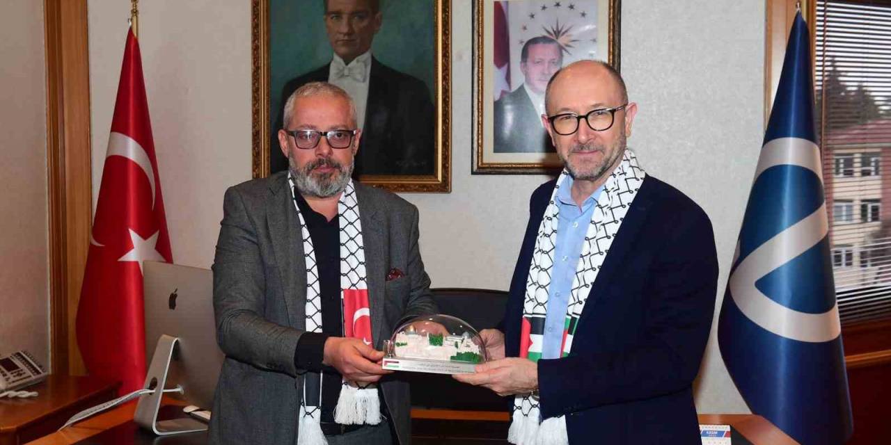 Filistin Yardımlaşma Ve Dayanışma Derneği’nden, Rektör Erdal’a Teşekkür Ziyareti