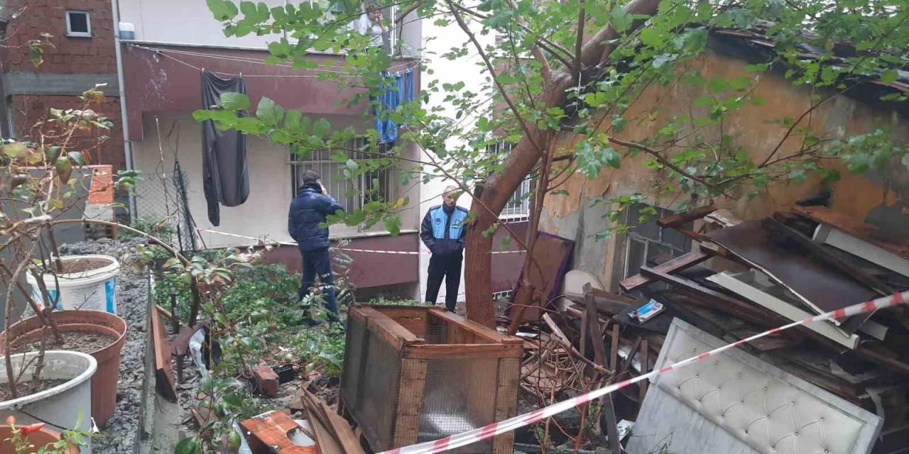 Kuvvetli Sağanak Sonucu Kağıthane’de İstinat Duvarı Çöktü