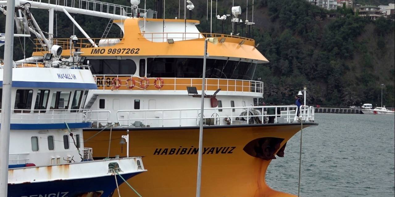 Doğal Gaz Arama Çalışmalarında Görevli Balıkçı Tekneleri Amasra Limanı’na Sığındı