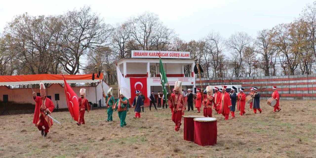 Mehterli Ve Güreşli Sünnet Şöleni