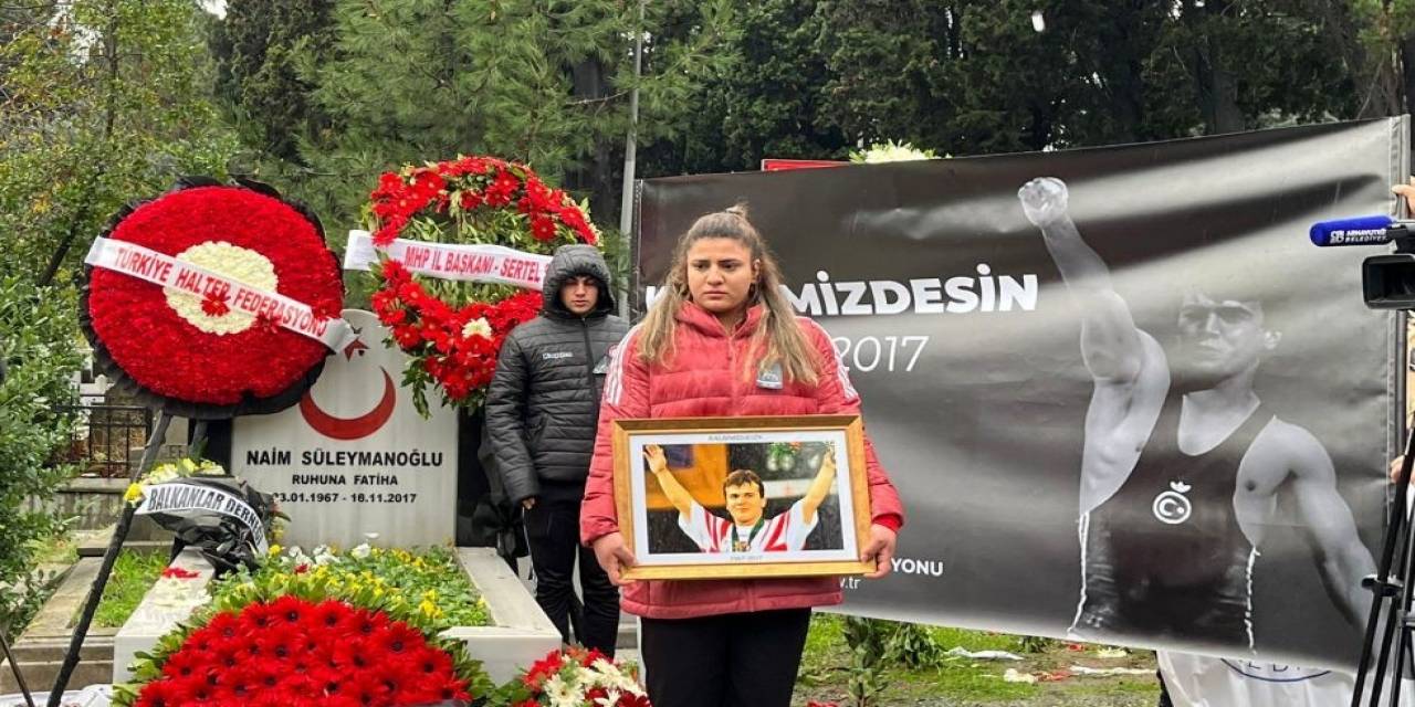 Naim Süleymanoğlu Kabri Başında Anıldı