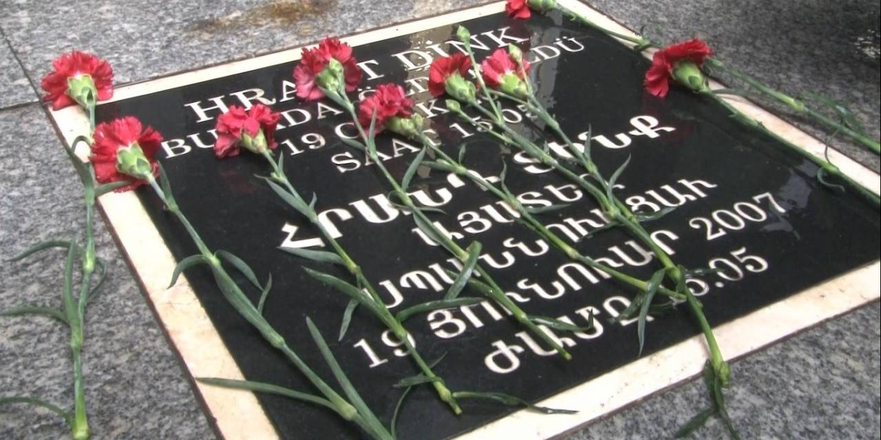 Chp Genel Başkanı Özel, Sebat Apartmanı Önüne Hrant Dink İçin Karanfil Bıraktı