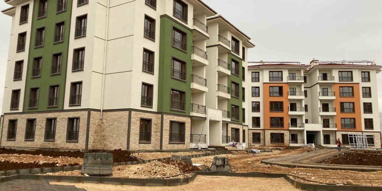 Adıyaman Valisi Varol: “Ağır Hasarları Binaların Yüzde 75’i Yıkıldı”