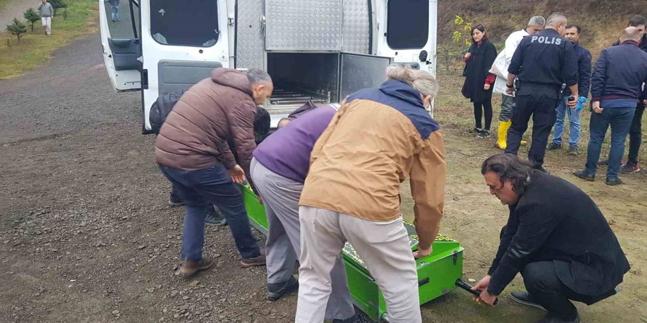 Öğretim Üyesi Hobi Bahçesinde Ölü Bulundu