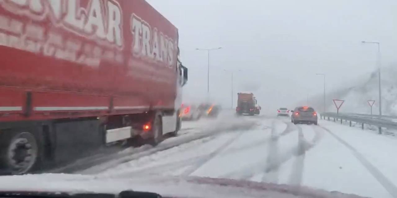 Kuzey Marmara Otoyolunda Yoğun Kar Yağışı