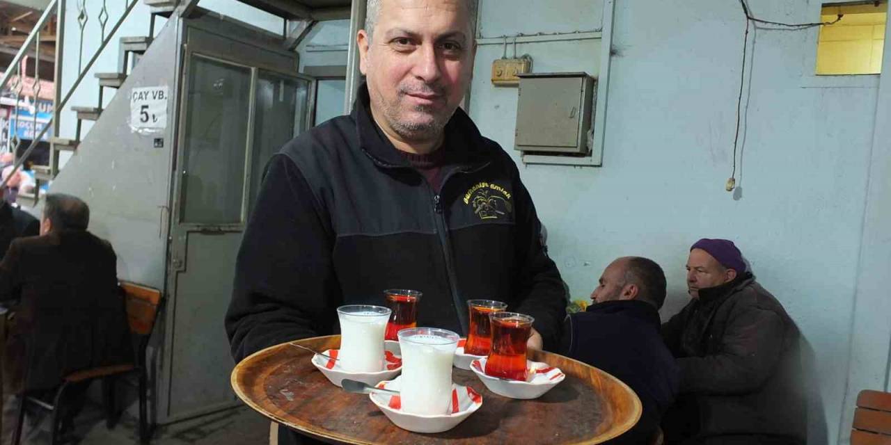 Burhaniye’de Kahvehanelerde Süt Satışı Arttı