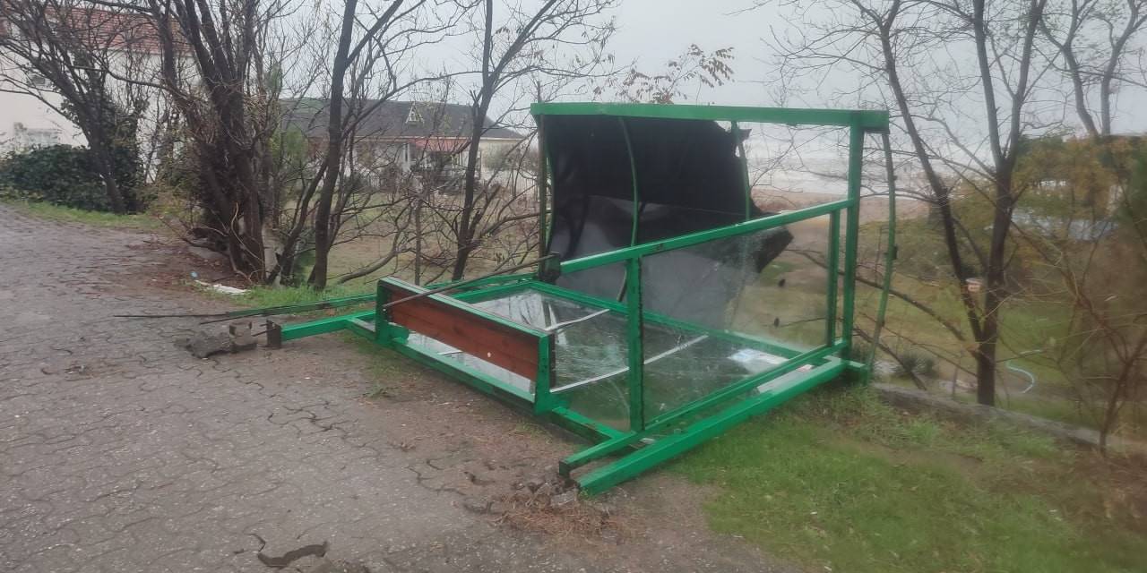 Şiddetli Fırtına Sakarya’nın Karasu Sahilini Yıktı Geçti