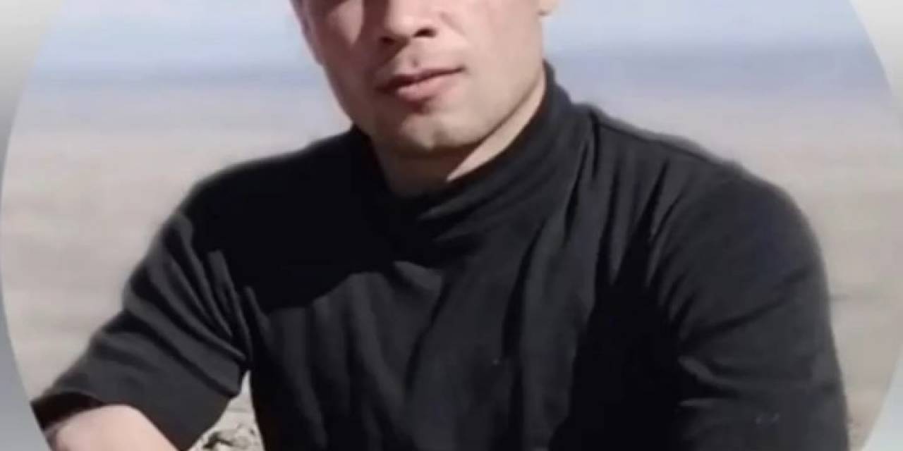 Okulun Bahçesinde Demir Korkuluklarda Asılı Erkek Cesedi Bulundu