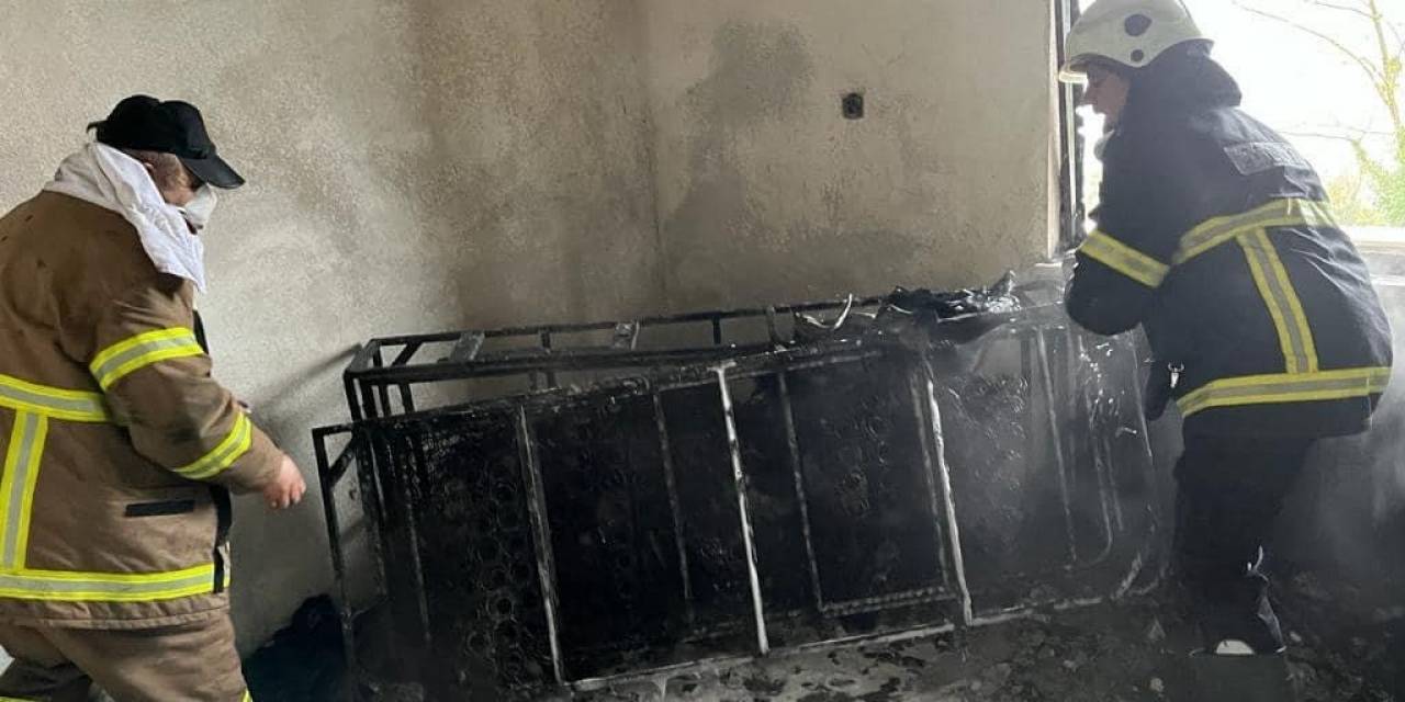 Köyde Çıkan Yangında Ev Kullanılmaz Hale Geldi