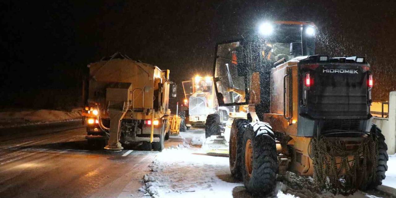 Erzincan’ın Yüksek Kesimlerinde Kar Ve Tipi Ulaşımı Etkiledi