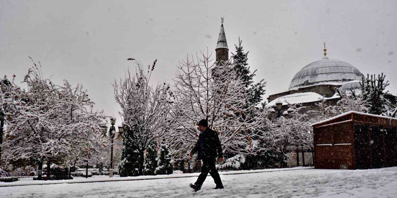 Erzurum Beyaza Büründü