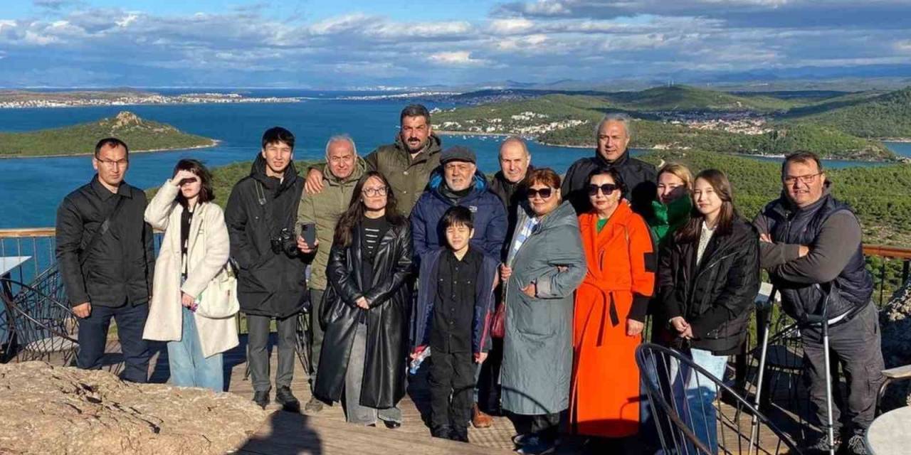 Kazak Ve Türk Gazeteciler Arasındaki İşbirliği Köprüsü Gelişiyor