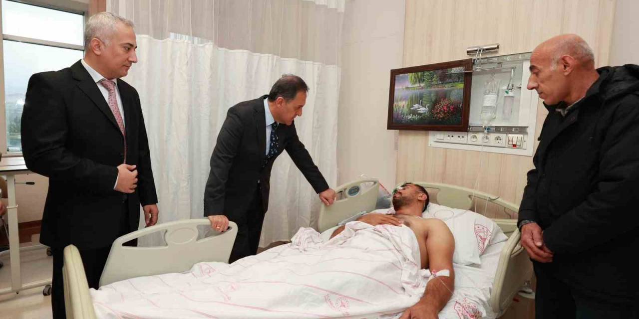 Vali Usta Hastanede Yaralıları Ziyaret Etti