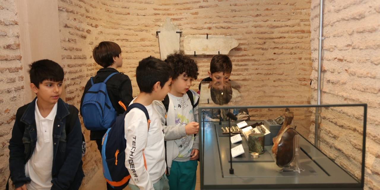 Küçükçekmece Belediyesi’nden Öğrencilere Ara Tatil Hediyesi