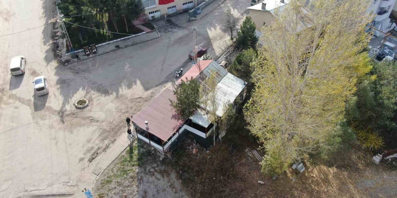 Bu Kafeye Giren Hayrete Düşüyor