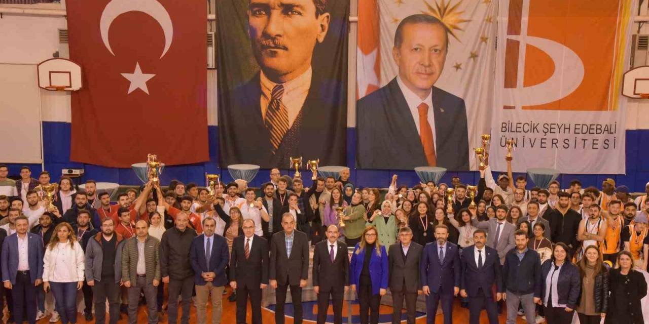 100. Yıl Spor Oyunları’nın Ödülleri Sahiplerini Buldu